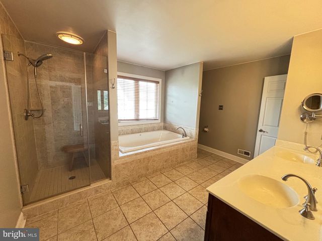 1 ROBERT CT, Chadds Ford, PA 19317