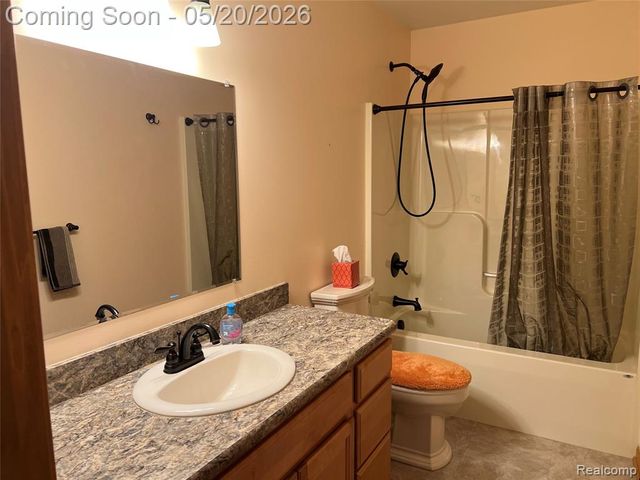 6895 Fairway Vista, Howell, MI 48843