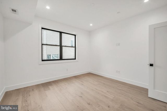 2368 NORRIS ST E, Philadelphia, PA 19125