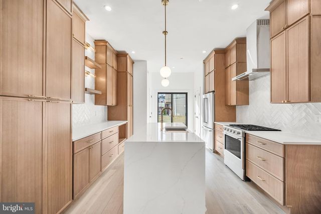 2368 NORRIS ST E, Philadelphia, PA 19125
