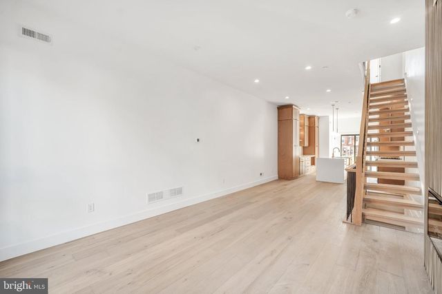 2368 NORRIS ST E, Philadelphia, PA 19125