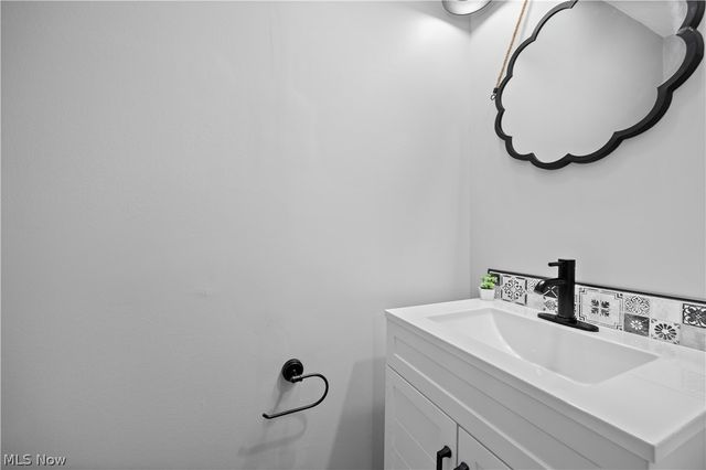 3215 Nagel Road, Avon, OH 44011