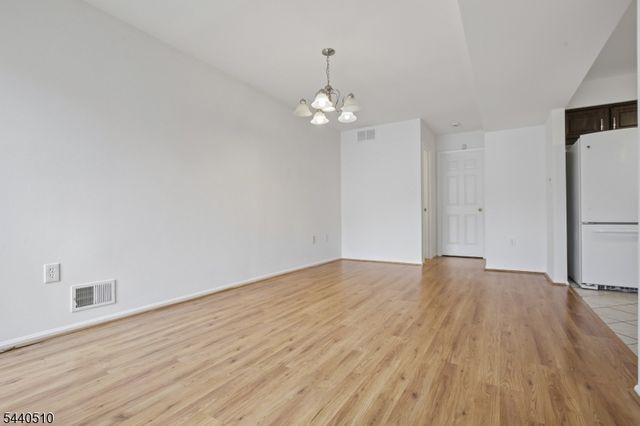 91 Cherrywood Dr, Franklin Twp., NJ 08873