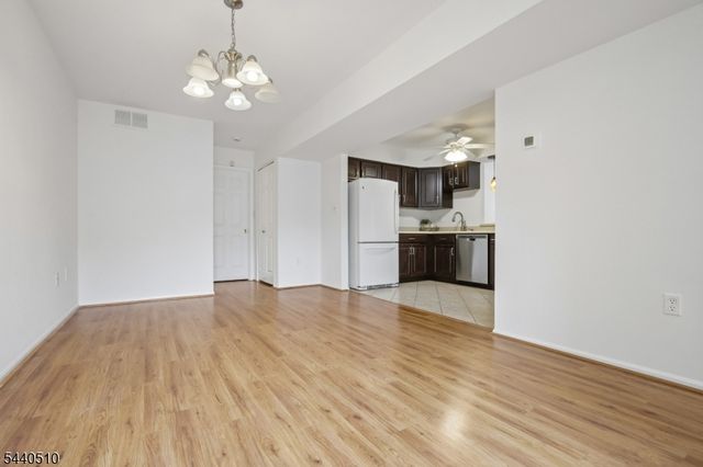 91 Cherrywood Dr, Franklin Twp., NJ 08873