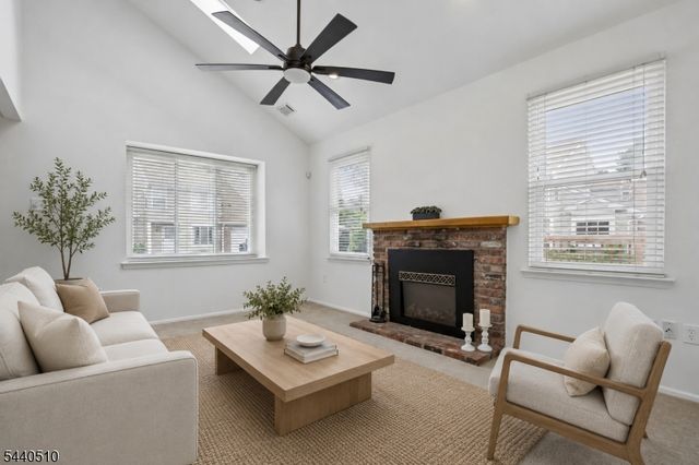 91 Cherrywood Dr, Franklin Twp., NJ 08873