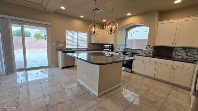 5543 Dancing Fox Court, Las Vegas, NV 89139