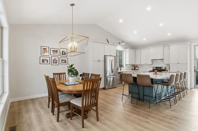 9953 Starlight Drive, Woodbury, MN 55125