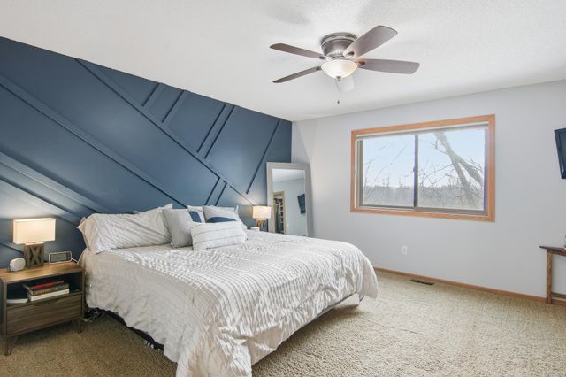 9953 Starlight Drive, Woodbury, MN 55125