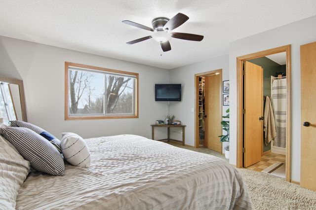9953 Starlight Drive, Woodbury, MN 55125