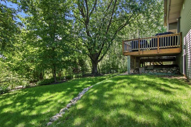 9953 Starlight Drive, Woodbury, MN 55125
