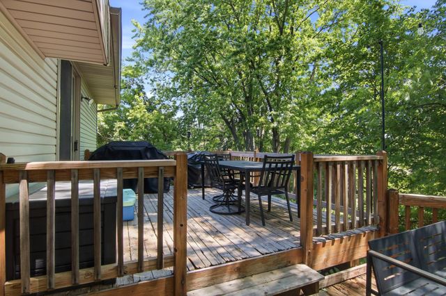 9953 Starlight Drive, Woodbury, MN 55125