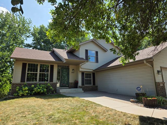 9953 Starlight Drive, Woodbury, MN 55125