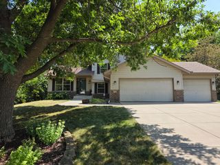 9953 Starlight Drive, Woodbury, MN 55125