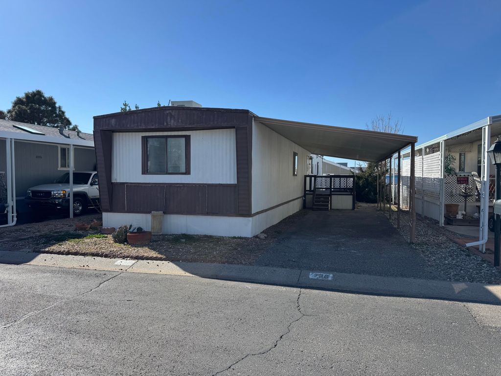 Image 4 of property listing at 7112 Pan American NE 230, Albuquerque, NM 87109