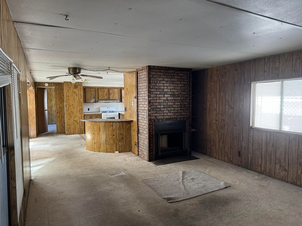 Image 6 of property listing at 7112 Pan American NE 230, Albuquerque, NM 87109