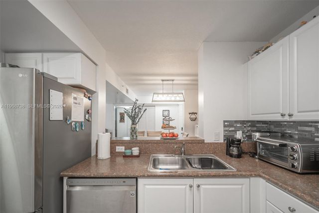 609 E Sheridan St 308, Dania Beach, FL 33004