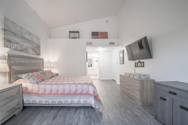 609 E Sheridan St 308, Dania Beach, FL 33004