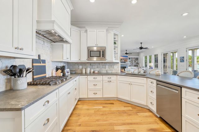 1008 Parker Dr., Pawleys Island, SC 29585