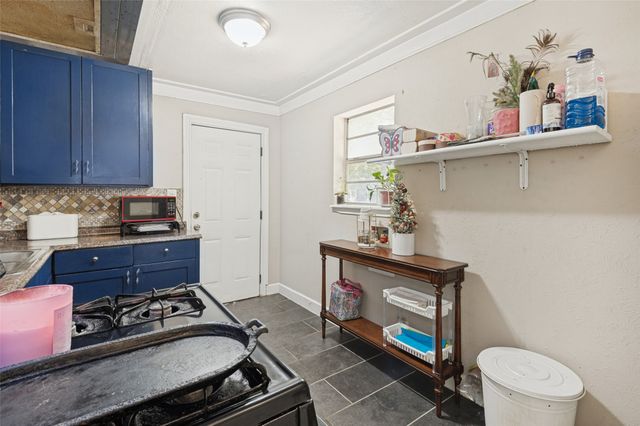 2421 Boyd Street, Dallas, TX 75224