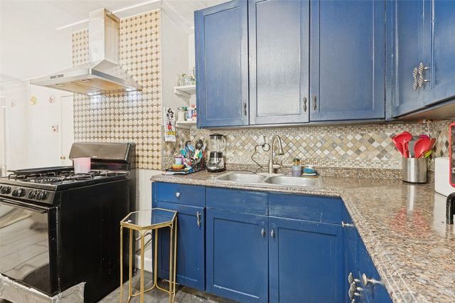 2421 Boyd Street, Dallas, TX 75224