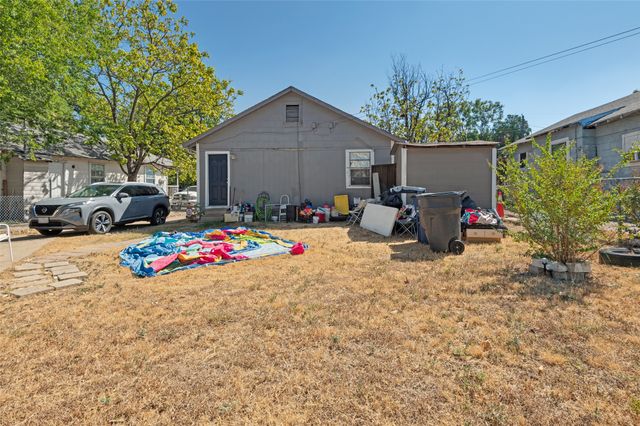 2421 Boyd Street, Dallas, TX 75224