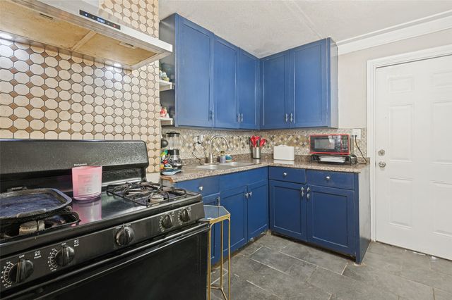 2421 Boyd Street, Dallas, TX 75224