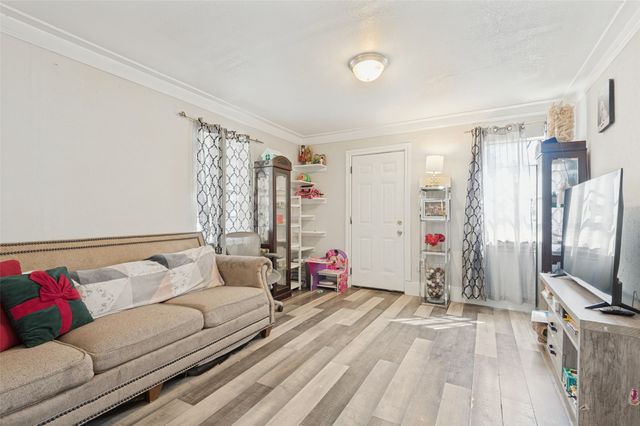 2421 Boyd Street, Dallas, TX 75224