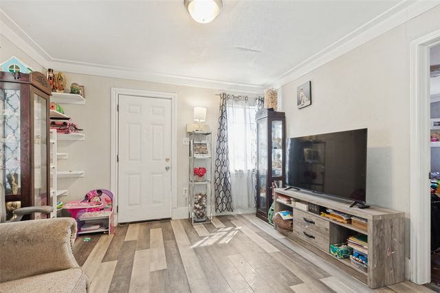 2421 Boyd Street, Dallas, TX 75224