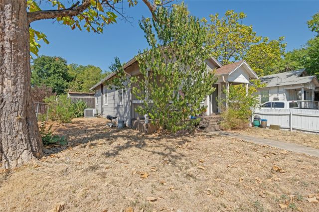 2421 Boyd Street, Dallas, TX 75224