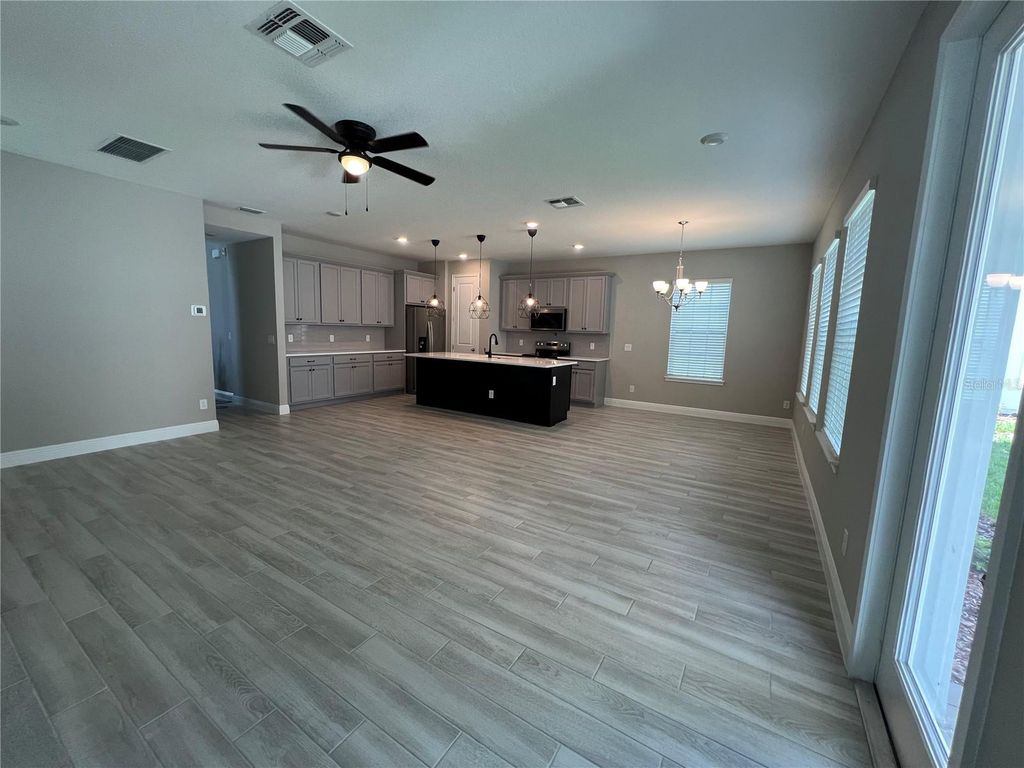 Image 19 of property listing at 7805 NEMOURS PARKWAY, Orlando, FL 32827