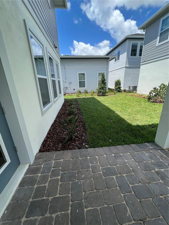 Image 55 of property listing at 7805 NEMOURS PARKWAY, Orlando, FL 32827