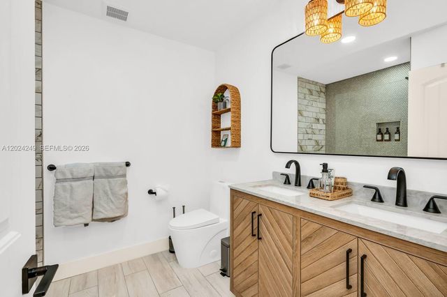 5250 NE 15th Ave, Fort Lauderdale, FL 33334