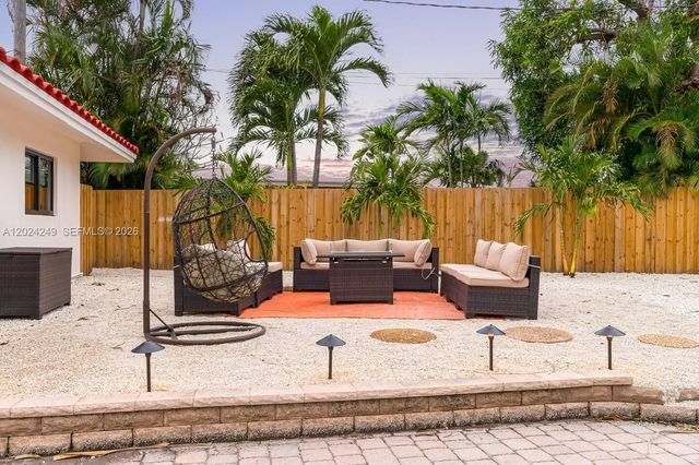 5250 NE 15th Ave, Fort Lauderdale, FL 33334