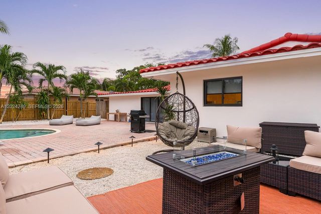 5250 NE 15th Ave, Fort Lauderdale, FL 33334