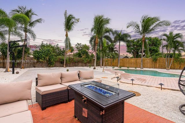 5250 NE 15th Ave, Fort Lauderdale, FL 33334