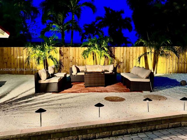 5250 NE 15th Ave, Fort Lauderdale, FL 33334