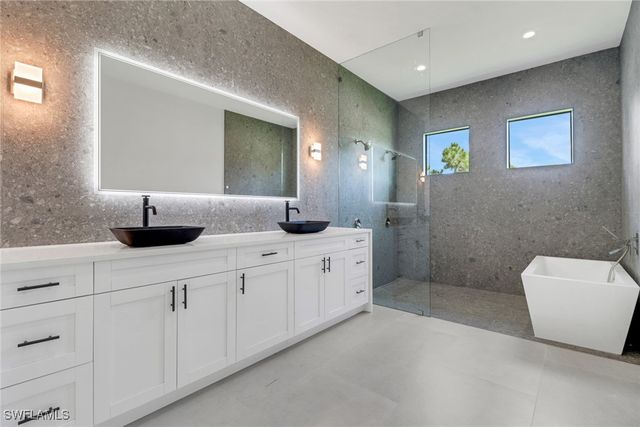 739 23rd ST SW, Naples, FL 34117