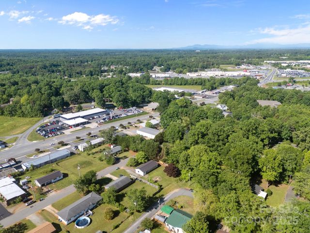 136 Kent Drive, Forest City, NC 28043