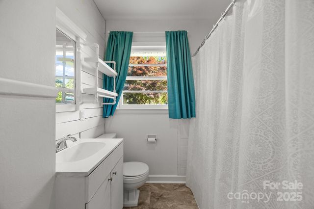 136 Kent Drive, Forest City, NC 28043