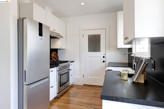 4132 Manila Ave, Oakland, CA 94609