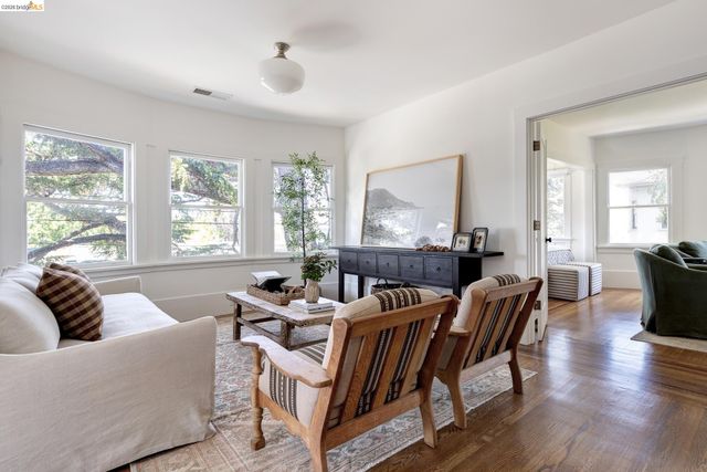 4132 Manila Ave, Oakland, CA 94609