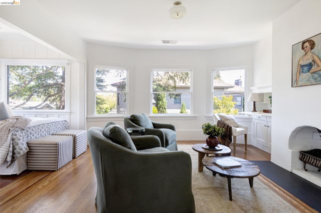 4132 Manila Ave, Oakland, CA 94609