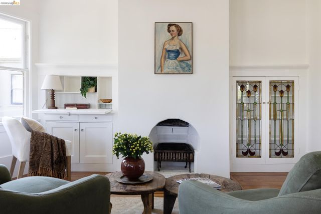 4132 Manila Ave, Oakland, CA 94609