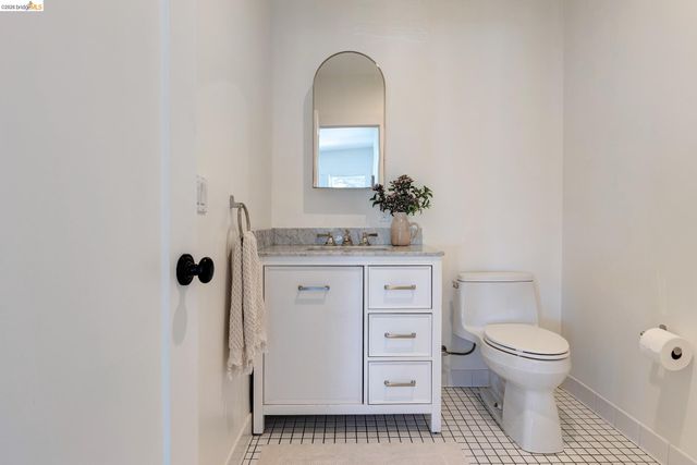 4132 Manila Ave, Oakland, CA 94609
