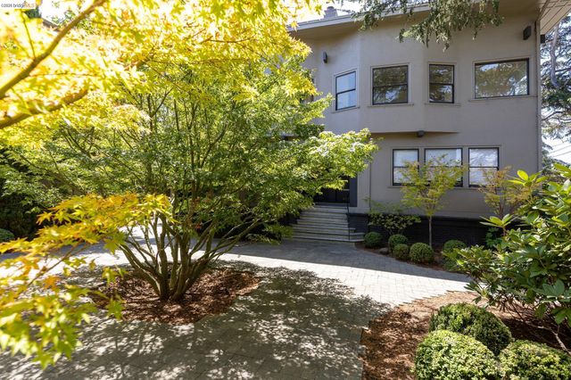 4132 Manila Ave, Oakland, CA 94609