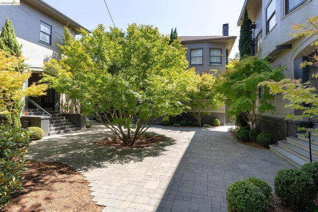 4132 Manila Ave, Oakland, CA 94609