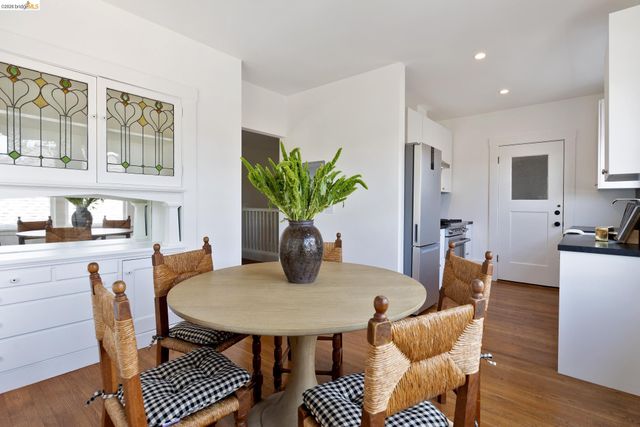 4132 Manila Ave, Oakland, CA 94609