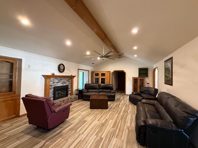 315 E Washington Avenue, Tulare, CA 93274