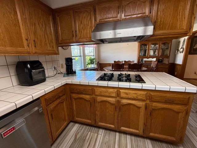 315 E Washington Avenue, Tulare, CA 93274