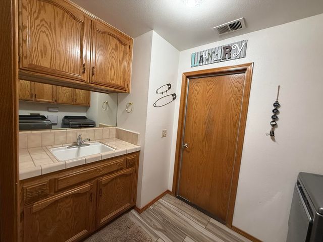 315 E Washington Avenue, Tulare, CA 93274